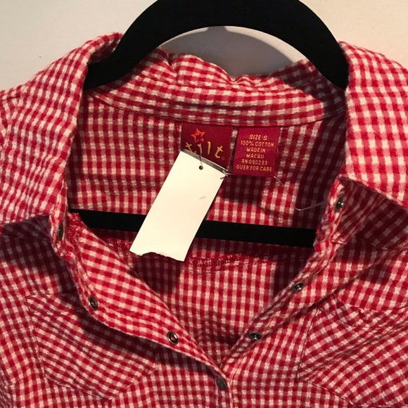 SALE Gingham red snap button down top! - Picture 3 of 4